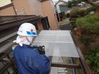 テラス屋根小波ポリカ張り