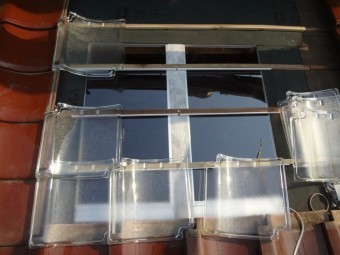 瓦割にしたがって瓦桟補強スチール取り付け