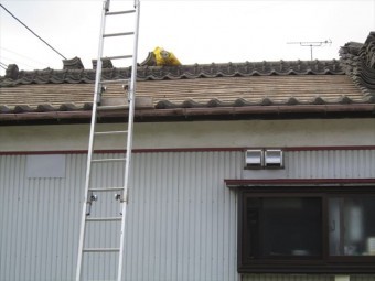 既存セメント瓦の解体