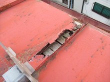 錆びすぎて屋根材がない