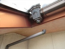 集水器から外れた竪樋
