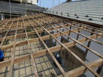 倉庫屋根のトタン解体完了