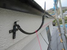 軒樋固定金具のラインどり