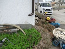 地面まで届いていない竪樋