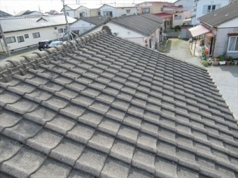 屋根の上の雨漏り調査