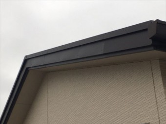 破風板金取付完了