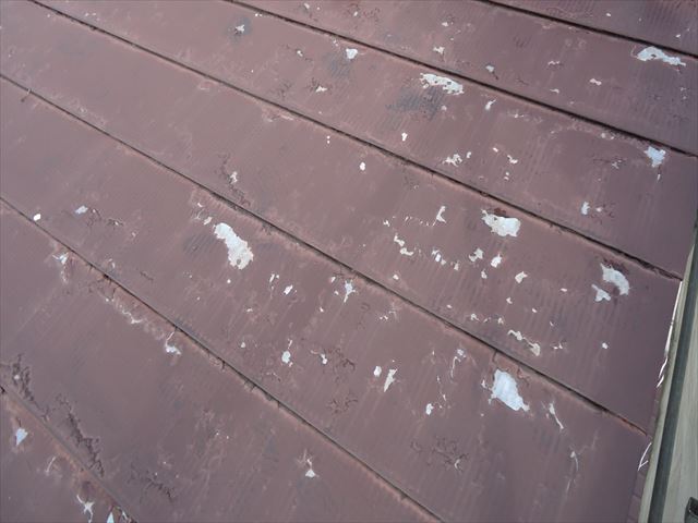 屋根塗装の剥がれ（別アングル）