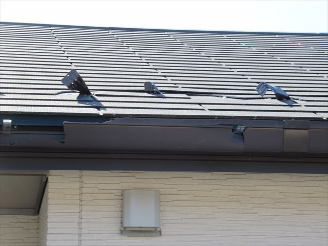 台風で被害を受けた屋根