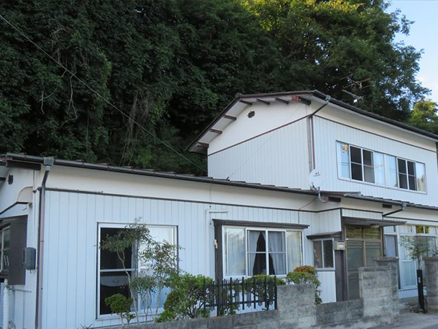 北側が山に接するS様邸の様子